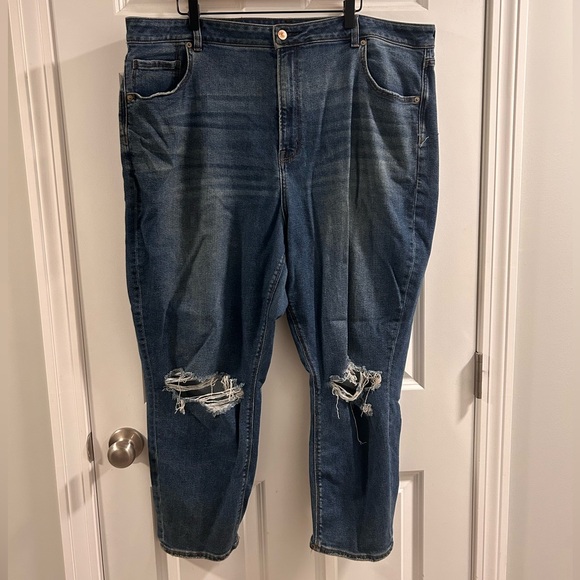 american eagle distressed jeans (short) - Picture 3 of 6